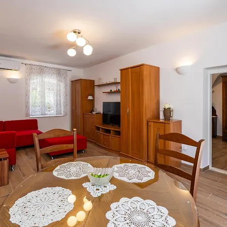 Heritage House Marina *