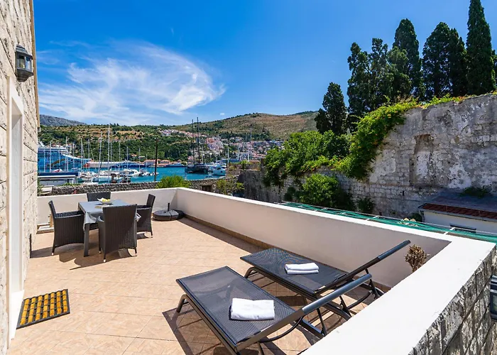 Heritage House Marina *