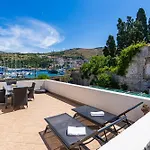 Heritage House Marina *